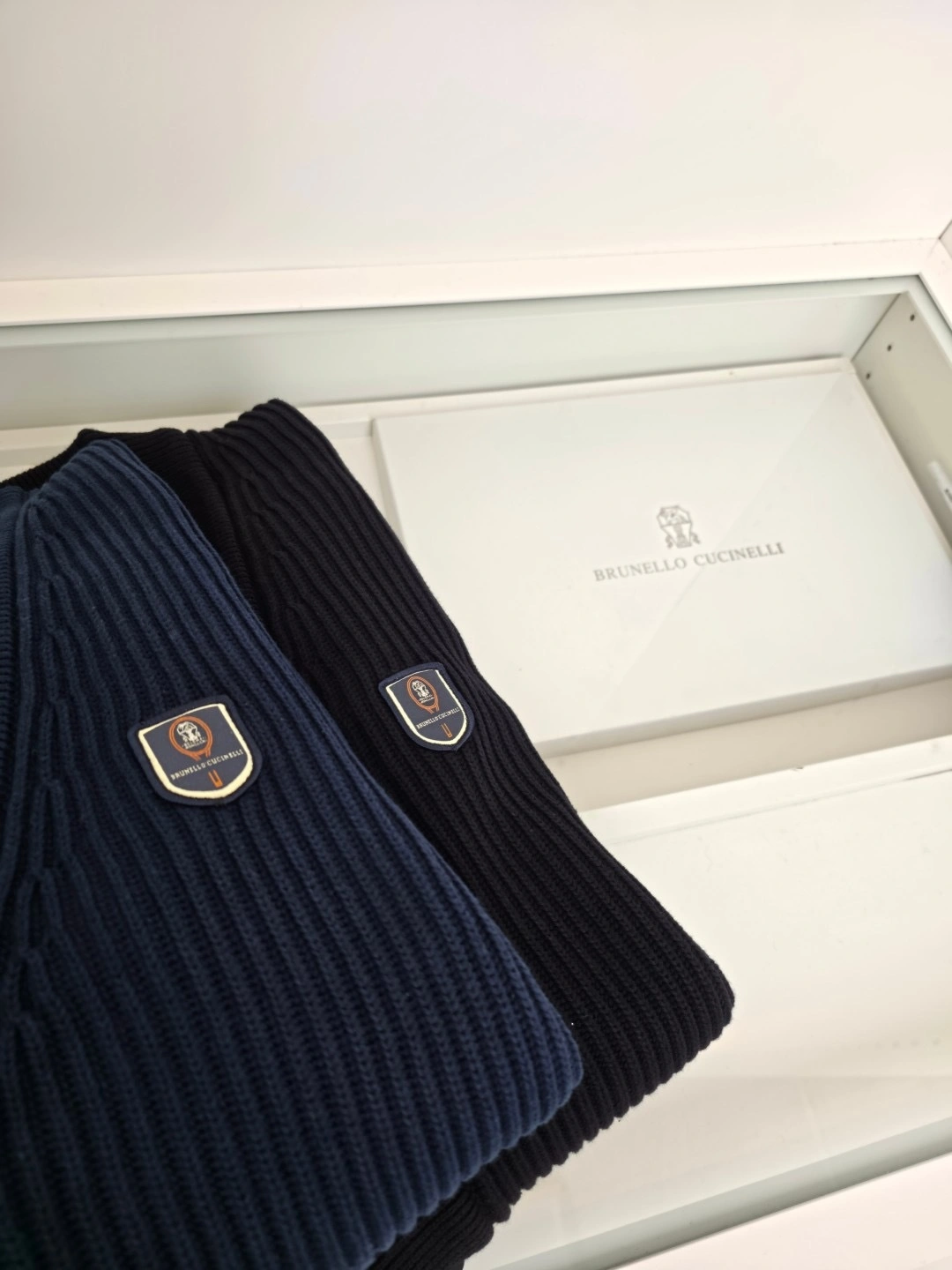 wg.luxury-- 2ru9588o wool embroidery 2colour item: E-F443J1818-2H